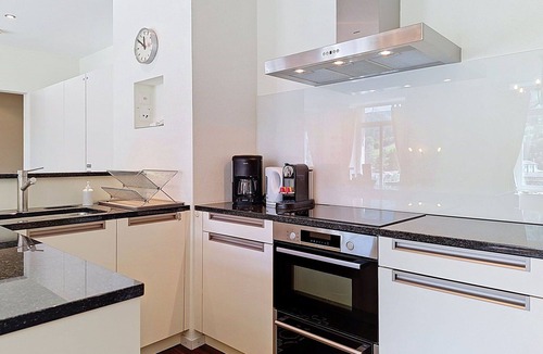 Central Interlaken Apartment | Lovely apartment for 4 people with WIFI, TV and balcony