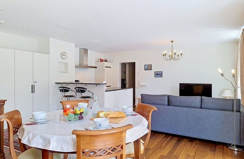Central Interlaken Apartment | Lovely apartment for 4 people with WIFI, TV and balcony