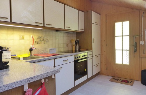 Hünibach Apartment | Lovely apartment for 4 guests with WIFI, TV and balcony