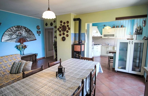 Aurano Apartment | Lovely apartment for 4 guests with TV, balcony and pets allowed