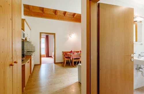 Solda Apartment | Lovely apartment for 4 guests with WIFI, TV, terrace, pets allowed and panoramic view