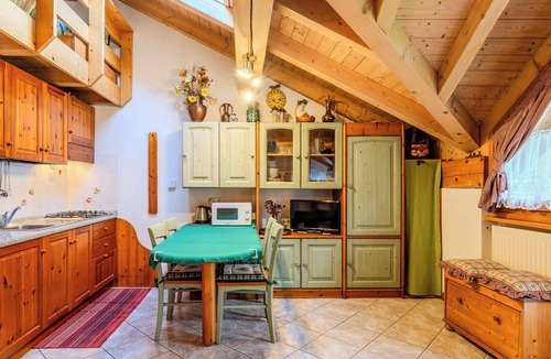 Ragoli Apartment | Lovely apartment for 5 guests with TV, balcony and panoramic view
