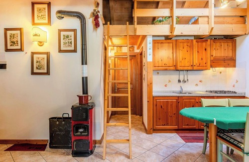 Ragoli Apartment | Lovely apartment for 5 guests with TV, balcony and panoramic view