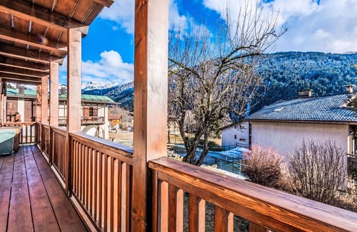 Sant'Antonio di Mavignola Apartment | Lovely apartment for 6 guests with TV and balcony