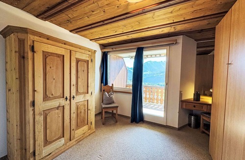 Laax Apartment | Lovely apartment for 6 people with WIFI, TV, balcony and panoramic view