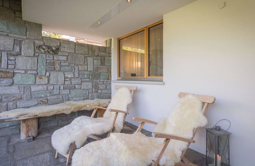 Laax Apartment | Lovely apartment for 7 guests with TV, balcony, pets allowed and panoramic view