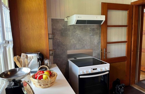Adelboden Apartment | Lovely apartment for 6 guests with WIFI, TV and balcony