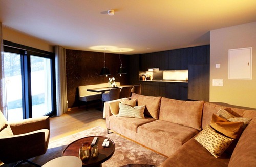 Saas-Fee Apartment | Lovely apartment for 6 people with WIFI, TV and balcony