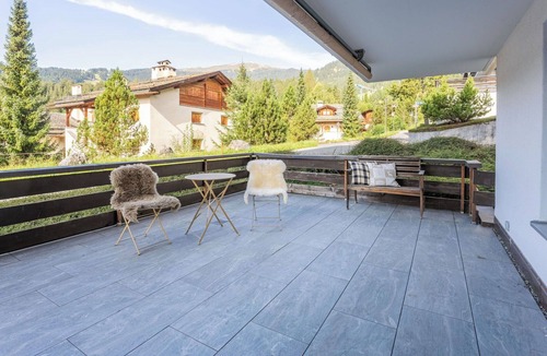 Laax Apartment | Lovely apartment for 4 people with WIFI, TV, terrace, pets allowed and panoramic view