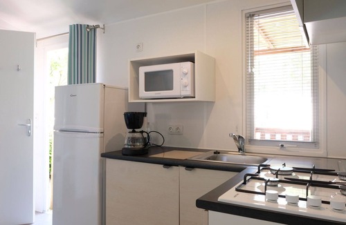 Castelletto Sopra Ticino House | Lovely apartment in villa for 6 guests with A/C, pool, WIFI, terrace and pets allowed