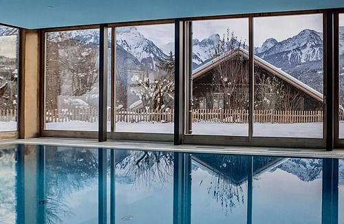 Chateau-d'Oex Apartment | Luxury 3 Bed apartment, panoramic mountain views, 5* Spa Facilities -