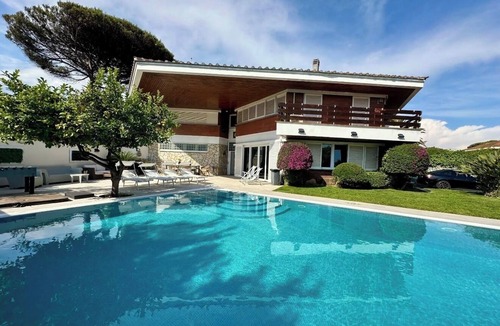 Fregenae Villa | Luxury villa a few meters from the sea, whirlpool and private swimming pool