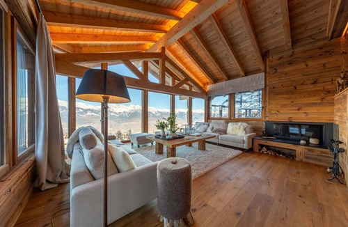 Nendaz Ski Chalet | Magnifique Chalet en Vieux Bois Avec vue Spectaculaire sur les Alpes Bernoises