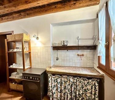 Schio Apartment | Mamisà 5, appartamento con caminetto