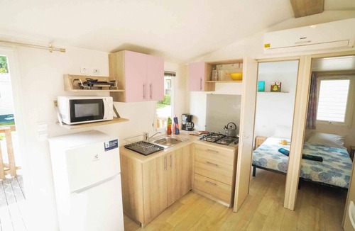 Castelletto Sopra Ticino House | Mobile home with air conditioning, terrace and pool