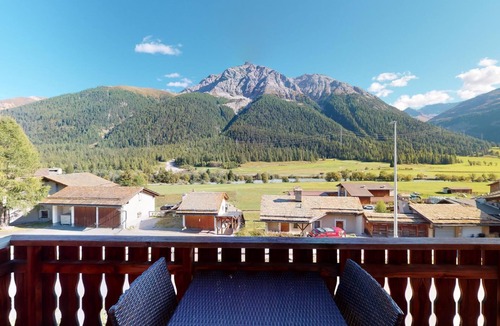 Madulain Apartment | Modern 3½ room flat on the ground floor, approx.