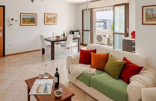 Porta al Prato Apartment | Modern & Bright Free Private PArking! Balcony Close to City Center, 2BR+2BA