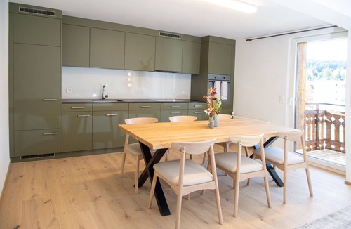 Lenzerheide Apartment | Modern duplex apartment with mountain views
