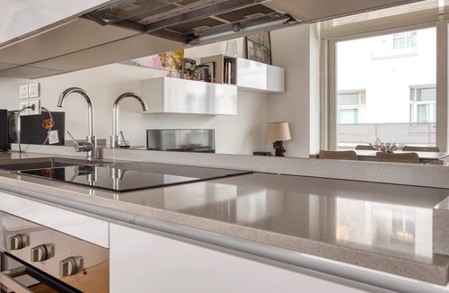 Stadera Apartment | Modern Retreat in the Heart of Milan
