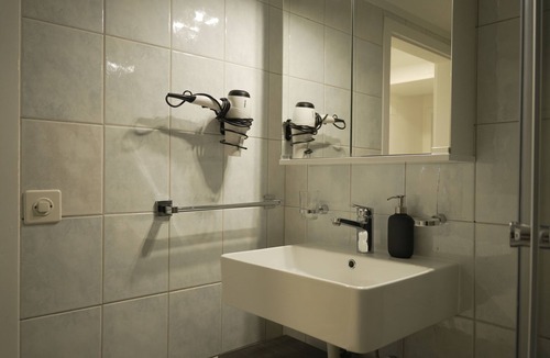 Thun House | Modern Suite + Aare View | Heart of Old Town I