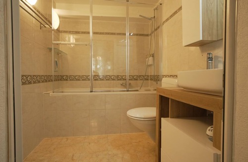 Thun Apartment | Modern Suite with a View of the Aare - Heart of Old Town II