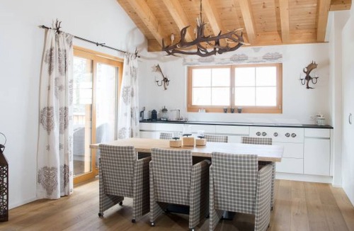 Valbella Apartment | Moderne Ferienwohnung Scalottas Lenzerheide by Interhome