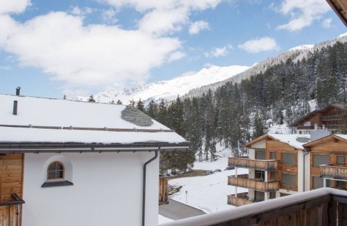 Valbella Apartment | Moderne Ferienwohnung Scalottas Lenzerheide by Interhome