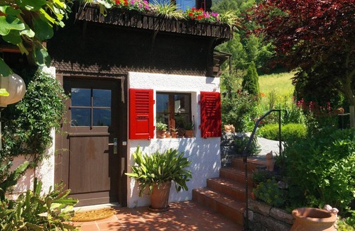 Merligen Apartment | Mon Rêve | Chalet Rooms | Views of Lake Thun and the Alps