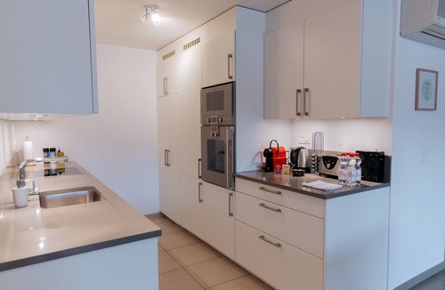 Montreux Apartment | Montreux 1 Bedroom Lake View Apartments + Spa C2.6