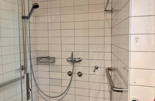 Meilen District Bed & Breakfast | New Bed&Breakfast in Küsnacht! Quiet, green & cozy - 20min to the city centre