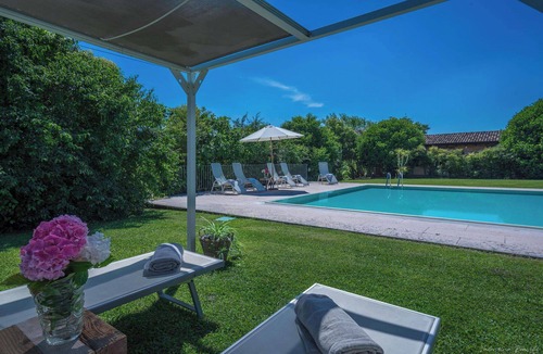 Pozzolengo Villa | Nice apartment in villa for 2 people with A/C, WIFI, pool and pets allowed, close to Sirmione