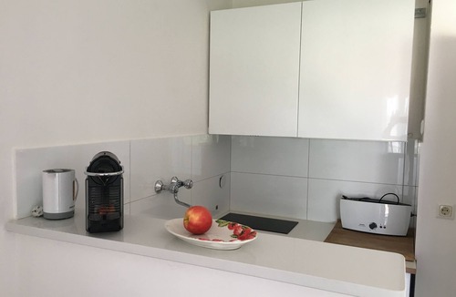 Mattarana Apartment | Nice apartment at the lake with a private dock and garden