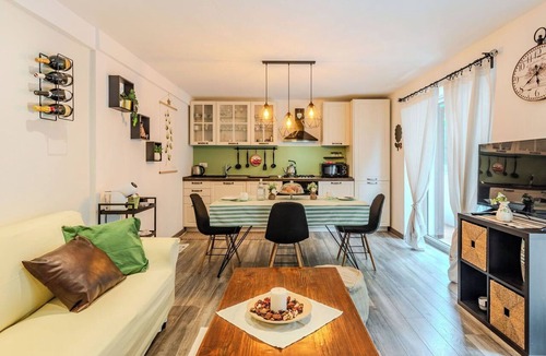 Barclaino Apartment | Nice apartment for 2 guests with WIFI, TV, patio and pets allowed