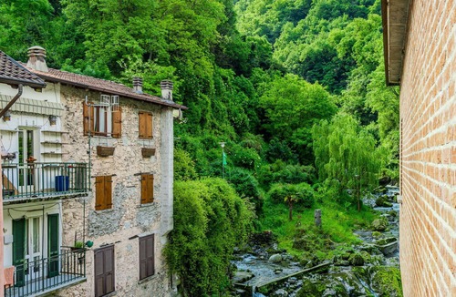Nesso Apartment | Nice apartment for 3 people with TV and balcony