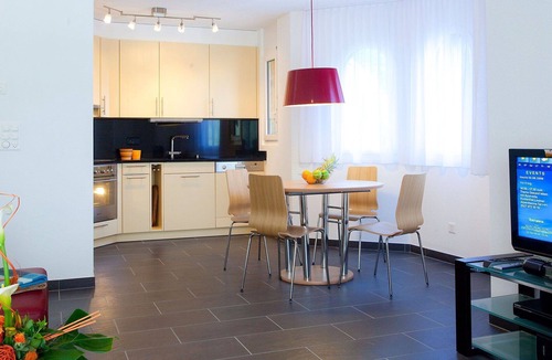 Leukerbad Apartment | Nice apartment for 4 guests with hot tub, WIFI, TV and balcony