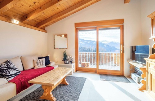 Falera Apartment | Nice apartment for 4 people with WIFI, TV, balcony and panoramic view