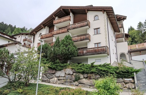 Salouf Apartment | Nice apartment for 4 people with WIFI, pool, TV, balcony, pets allowed and panoramic view