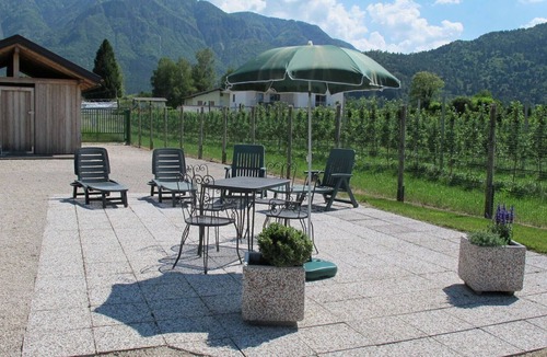 Caldonazzo Apartment | Nice apartment for 5 guests with TV, patio and parking