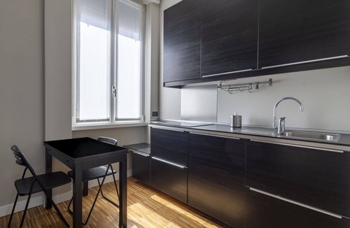 Centro Direzionale Apartment | Nice apartment for 6 guests with A/C, WIFI, TV and balcony