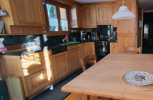 Zweisimmen Apartment | Nice apartment for 7 guests with WIFI, TV and balcony