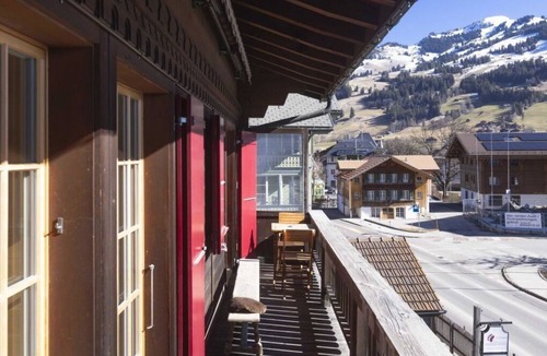 Zweisimmen Apartment | Nice apartment for 8 guests with WIFI, TV and balcony