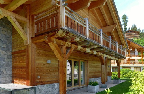 Randogne House | Nice apartment in villa for 10 guests with WIFI, TV and balcony