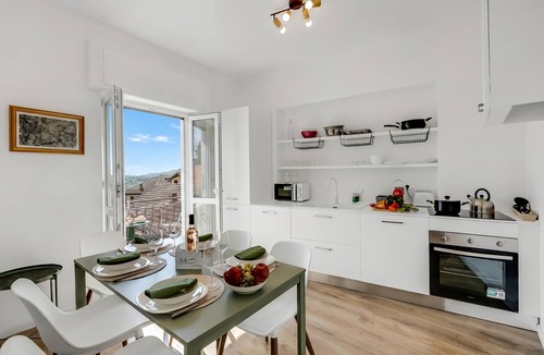 Levo Apartment | Nova Lake View - Apartment with Balcony in Stresa, Stresa, Italy