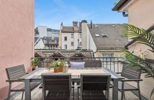 Niederdorf Apartment | Old Town Riverside | AC | Balcony | Free Parking | Water View