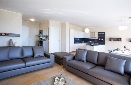 Ossuccio Apartment | Ossuccio Grande apartment "B" sleeps 8 with pool by Italian Apartments.
