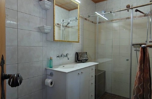 Goldiwil Apartment | Panoramic Apartment with Balcony & Alpine Views