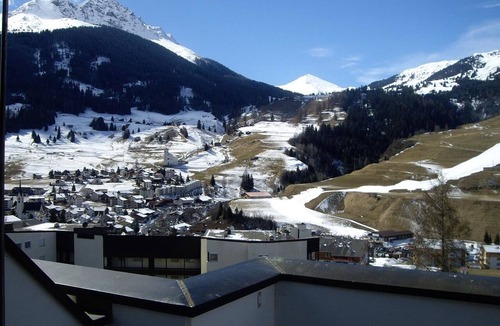 Savognin Apartment | Penthouse Tgesa Tgampi T33 Appartement/Fewo, Bad, WC, 2 Schlafräume by Interhome