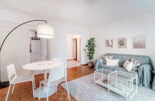 Chiasso Apartment | Pink Flat by Quokka 360 - Close to the Italian Border