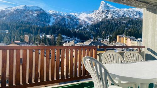 San Bernardino Apartment | Pool and Sauna! San Bernardino 3-Bedroom Apartment with Free Parking!