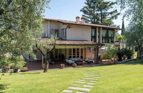 Padenghe sul Garda Villa | Private Villa with A/C, sauna, private pool, WIFI, veranda, panoramic view, close to Sirmione